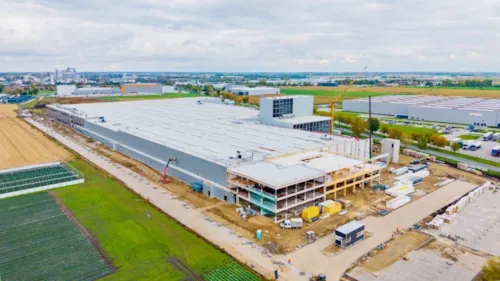 Zdjęcie z artykułu Pod Poznaniem "wyrasta" największy w Polsce biurowiec z drewna CLT