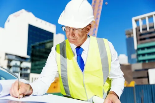 Zdjęcie z artykułu Kierownik budowy – obowiązki i uprawnienia